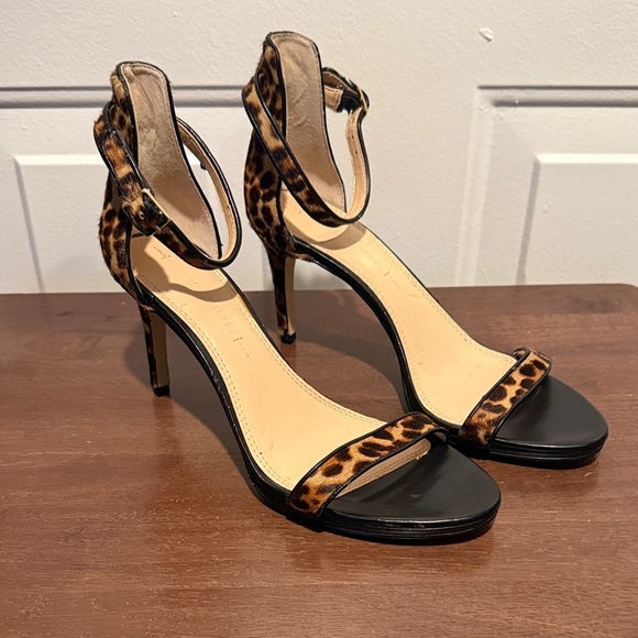 Banana Republic leather/calf hair leopard print heeled sandals Size 8 EUC Sexy - Picture 1 of 13
